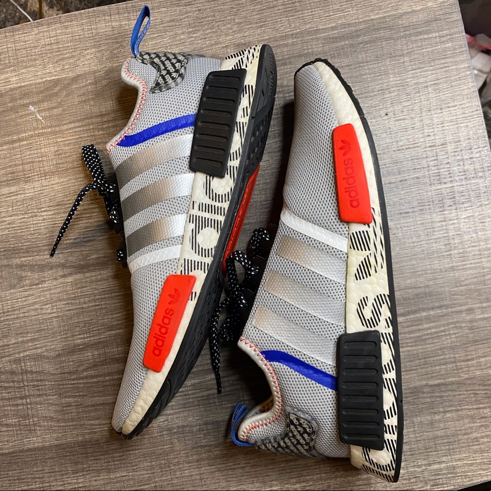 “SOLD” Adidas NMD R1 FV5217 “Logo Print"